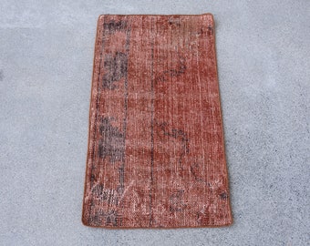 Tappeto vintage di piccole dimensioni, 45x82 cm, rosso e nero, con motivo di piante e alberi, in lana.