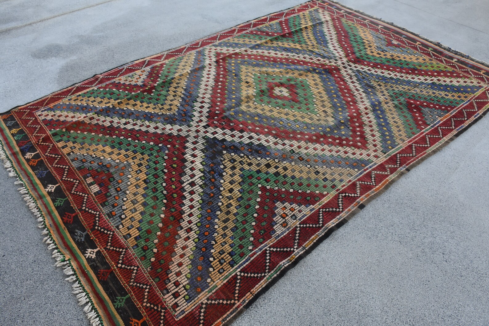 Vintage Kilim Rugs 5.5x9 ft