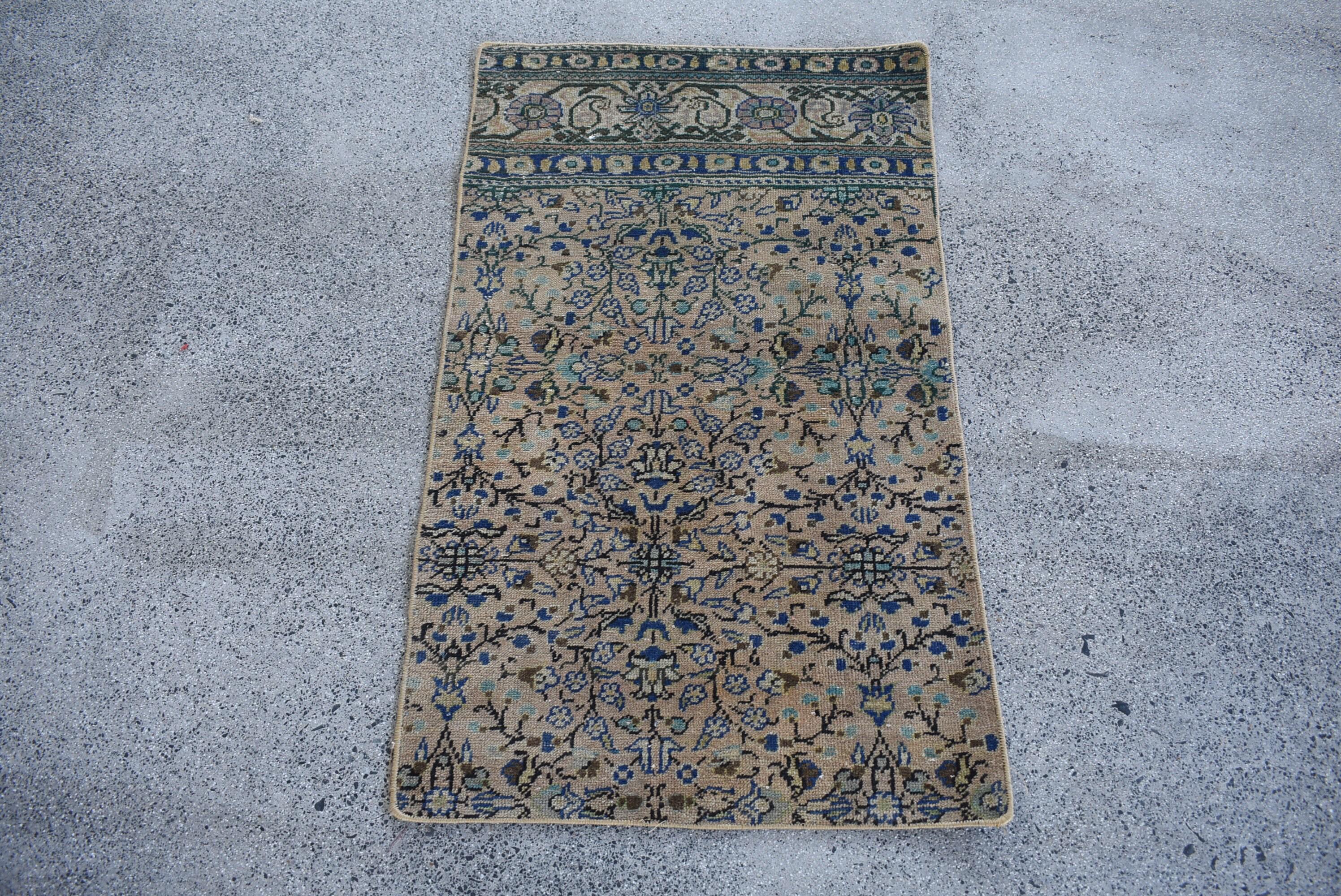 ヴィンテージ トルコラグ　ベージュ ヴィンテージトルコラグ 2 x 3フィート、ブルーとベージュの花柄