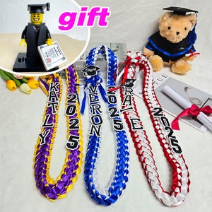 Colar de formatura personalizado de 2025 com nome, colar de formatura da turma de 2025, fita de formatura com texto, guirlanda de cetim com boné de formatura, presentes de formatura