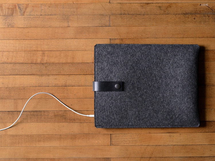 iPad Sleeve - Charcoal Wool Felt with Black Leather for 10.5", 1…