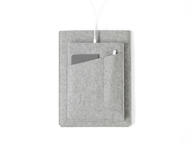 Made in the USA Felt Pad Sleeve with Pockets Grey Felt for 9.7, 10.2/10.5, 10.9/11, 12.9 iPad Air/Pro image 1