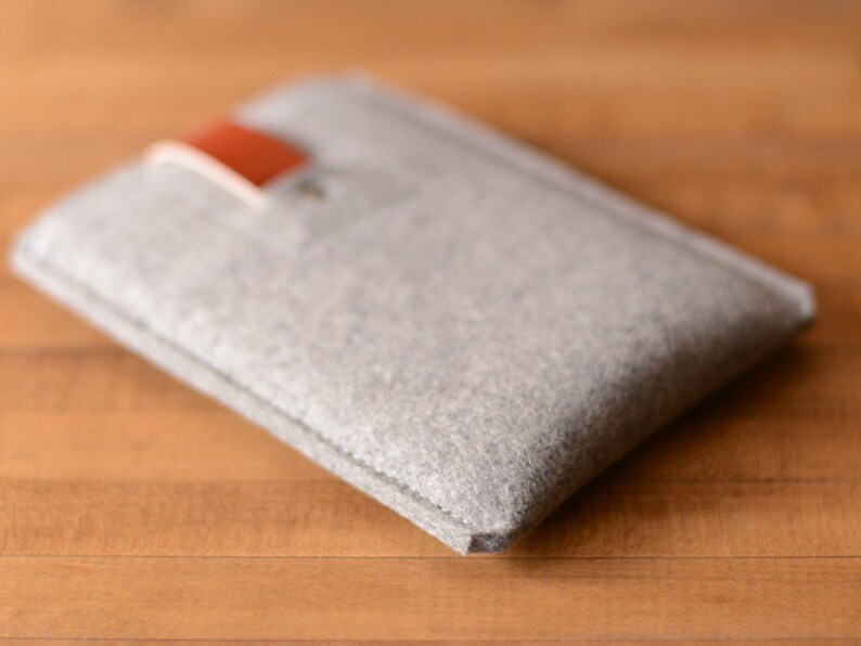 Kindle Sleeve Grey Felt and Brown Leather for Kindle Oasis, Kindle Paperwhite, Kindle Voyage & Kindle 8 image 4