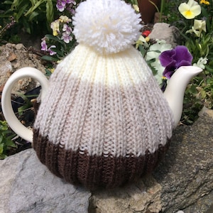 Thé cappuccino douillet avec boule - Pot de 4 à 6 tasses - Dégradé de nuances de brun et de thé crème douillet.