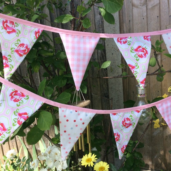 Bunting / Flag / Garland - Pink Shades 9ft 6in, 3m of flags plus ties