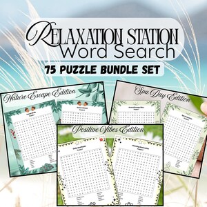 Puede incluir: Un conjunto de rompecabezas de búsqueda de palabras titulado "Relaxation Station Word Search". El conjunto incluye 75 rompecabezas con temas como "Nature Escape Edition", "Spa Day Edition" y "Positive Vibes Edition". Los rompecabezas se muestran sobre un fondo claro.