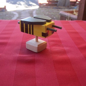 Wood Yellow Bee