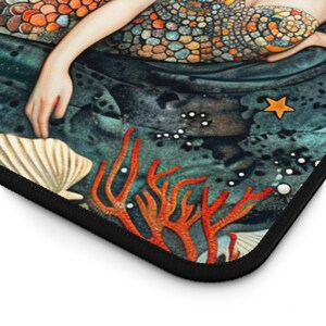 Alfombrilla de escritorio de sirena, alfombrilla de escritorio Mermaidcore, alfombrilla de escritorio Sealife, regalo para amantes de las sirenas, alfombrilla de escritorio para amantes de las sirenas, alfombrilla de escritorio para juegos de sirena, alfombrilla de ratón grande de sirena imagen 7