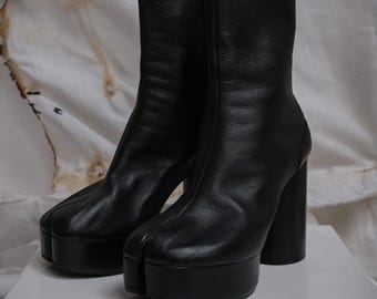Maison Margiela Black Tabi Platform Split Toe Leather Boots EU 37 | Avant Garde Fashion