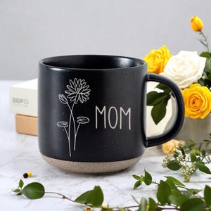 Engraved Coffee Mug Birth Flower Mug,Personalized Mom Mug Family Gift,Custom Christmas Mug for Mom Engraved Gift for Mom Gift Ideas