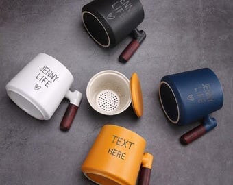 Personalized Ceramic Mug with Lid: Engraved Stoneware Coffee Mug