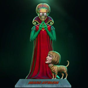 Puede incluir: Una escultura detallada de un alienígena marciano con una túnica roja y brazos verdes, de pie sobre la cabeza de una mujer unida al cuerpo de un perro. La base dice "MARS ATTACKS" en letras blancas. El alienígena tiene una cabeza grande y una cara de calavera.