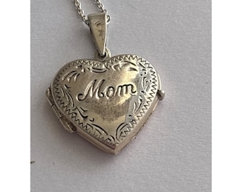 Collar vintage con medallón de corazón en plata de ley 925: dije de mamá grabado