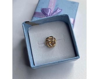 Alfiler o prendedor de corbata con nudo de amor vintage de 10 quilates / 1,2 gramos