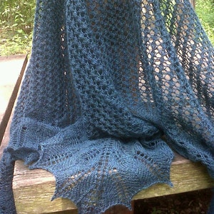 PDF pattern for Paulina lace shawl image 1