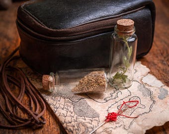 Bolsa de boticario con clip para cinturón y dos frascos de vidrio: Bolsa de cuero de fantasía para cosplay