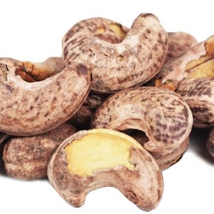 Roasted Cashews With Skin: Fresh, Salted, Natural Cashew Nuts