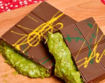 Pistachio Knafeh Chocolate Bar: Dubai Kunefe Kadayif (8.8oz - 200g)