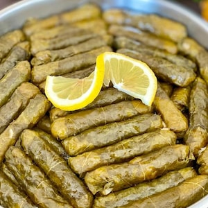 Authentic Turkish Stuffed Grape Leaves (Dolma) - Handcrafted Anatolian Cuisine, 1.32 lb-600g–Approx. 25 Pieces