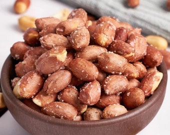 Vers geroosterde gezouten pinda's: traditionele Turkse snack (14,11 oz - 400 g)