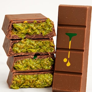 Handmade Dubai Chocolate Bar: Pistachio Kunefe Kadayif Filling