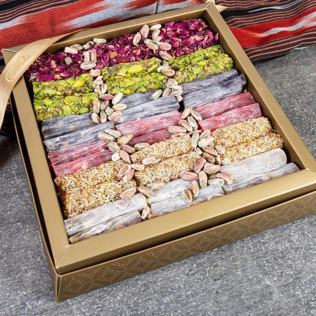 700g Roses Pistachio Turkish Delight Assortment: Mixed Fruit, Rose, Zereshk (1.6 ...