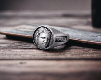 Anillo de sello con rostro de diosa: joyería de plata de ley de la mitología griega