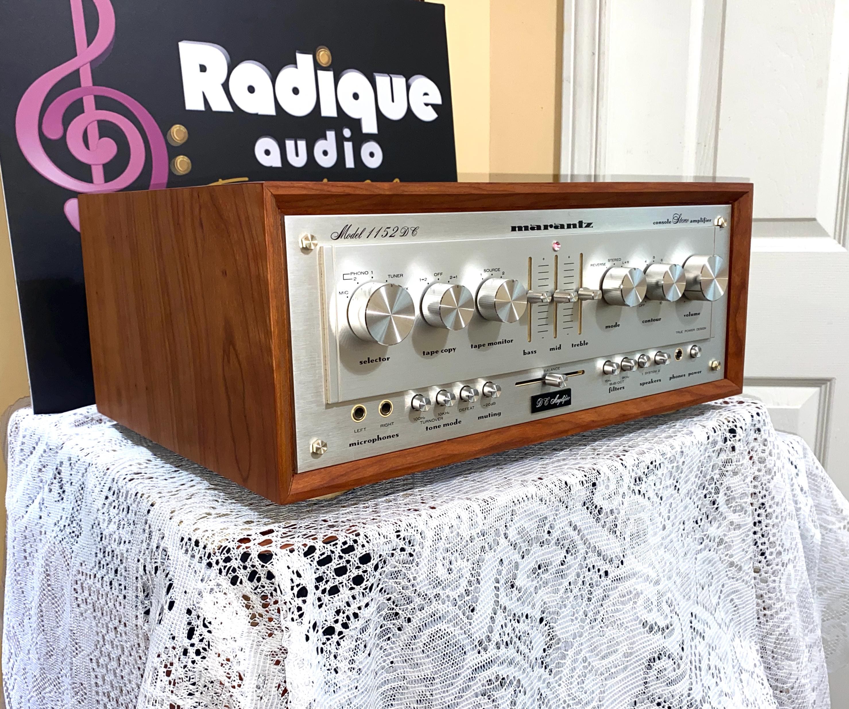 Gorgeous, Vintage 76 WPC Marantz 1152DC Integrated Amplifier, in