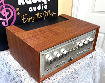 Gorgeous, Vintage 76 WPC Marantz 1152DC Integrated Amplifier, in