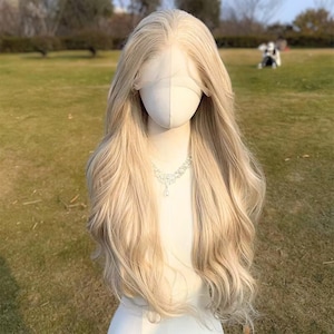 Lange gewellte warme blonde Perücke: HD Lace Front, hitzebeständig