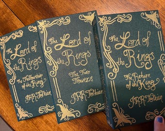Serie de libros de tapa dura personalizados y hechos a mano
