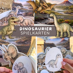 Peut inclure: Une collection de cartes à jouer sur le thème des dinosaures avec des illustrations de T-Rex, Triceratops et Ptérodactyle, ainsi que des cartes en forme d'œuf avec des bébés dinosaures. Le texte DINOSAURIER SPIELKARTEN est imprimé en blanc.