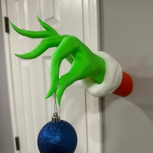 Christmas hand, Christmas decor, Key holder, Ornament, Grinch hand, Wall hanging, Grinch wall decor, Holiday home decor, Grinch wall hook,3D
