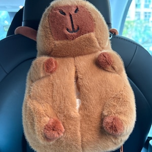 Niedlicher Capybara Plüsch-Auto-Gewebebox, Karikatur-Reise-Handtuchhalter mit Tasche, weicher Haustier-Sitzbegleiter, Familiengeschenk, Geschenk für sie
