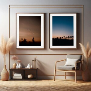 Poster di Twilight e cielo notturno - Arte murale ispirata alla natura, silhouette di alberi e palme, arredamento per la casa sereno, set doppio di arte murale con cornice in legno