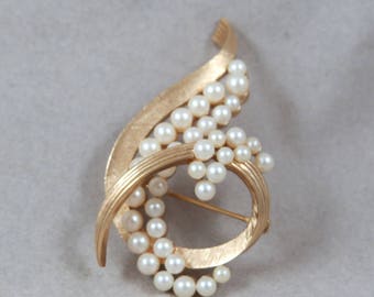 Trifari Brooch Pin with Pearls Free Shipping