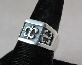 Vintage Fleur De Lis Ring in Sterling Silver sz 10