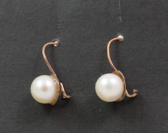 14kt Gold Wire with 7 millimeter Round Cultured Pearl Earring