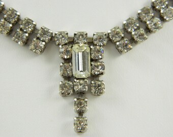 Vintage Pendant Style Rhinestone Necklace