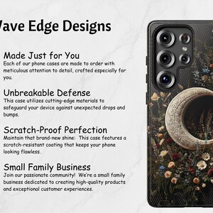 Może przedstawiać: Czarne etui na smartfona z grafiką p&oacute;łksiężyca otoczonego szczeg&oacute;łową kompozycją kwiatową. Widoczny jest tekst Wave Edge Designs, Made Just for You, Unbreakable Defense, Scratch-Proof Perfection oraz Small Family Business.