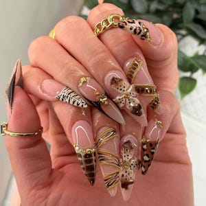 Brown Nails and French Tips Press On Nails, Flower Nail, Autumn Nails, Fall Nails, Trendy Nail, Long Nails, Pretty Nails, Reusable Nails.