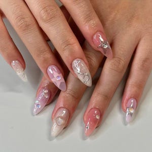 Uñas postizas para fiestas, uñas postizas personalizadas, uñas estilo Y2k, uñas de boda, uñas japonesas, uñas largas, uñas almendradas, uñas con lazo, uñas con forma de corazón