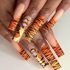 Indywidualny Mr Tiger Press On Nail, ręcznie malowane długie kwadratowe paznokcie z francuskimi końcówkami, wzór w panterkę, wyjątkowy paznokieć, spersonalizowany sztuczny paznokieć, kreskówkowy paznokieć