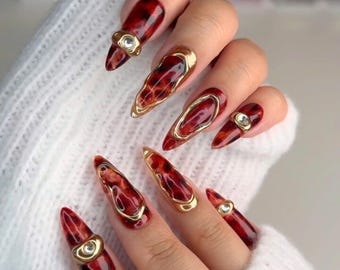 Uñas estilo libre en tonos cálidos, uñas postizas personalizadas, uñas postizas hechas a mano, uñas acrílicas postizas, uñas de gel, uñas marrones, uñas primaverales, uñas Y2k