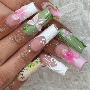 Hand-painted  Pink Flower Square Nail, Spring-Summer Nails, Custom Press On Nails, Reusable Nails, Acrylic Nails, Fake Nails, Green Nails.