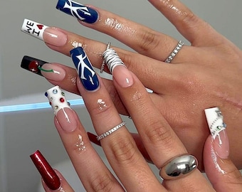 Love Me nageldesign pers op de nagel, lange vierkante nepnagel voor verjaardag, vakantie, zebraprint en french tips nailart, gelnagels, cadeaus.