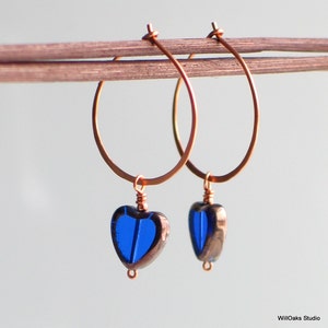 Cobalt Blue Heart Hoops, Czech Glass Heart on Handmade Copper Hoop Earrings, Transparent Glass Heart Earrings for Giving Bild 3