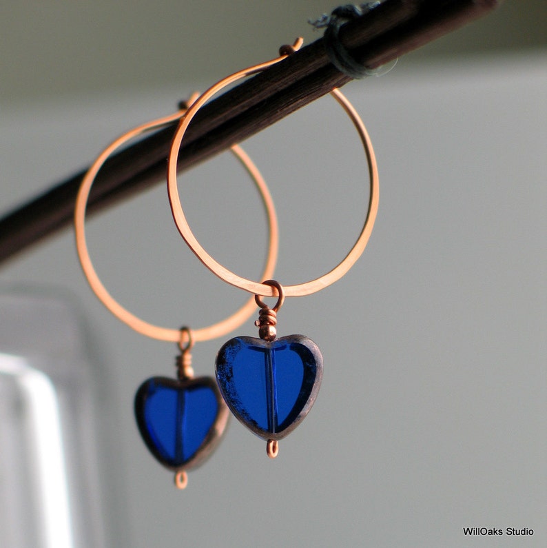 Cobalt Blue Heart Hoops, Czech Glass Heart on Handmade Copper Hoop Earrings, Transparent Glass Heart Earrings for Giving Bild 2