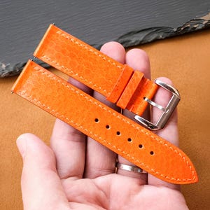 Klockarmband i orange läder med ödla, handgjort, specialanpassat reservarmband, storlekar 24 mm 22 mm 20 mm 18 mm 16 mm