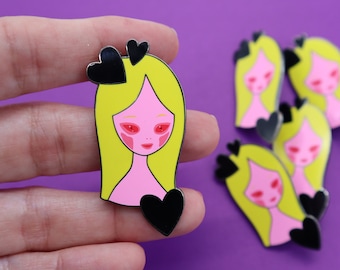 Enamel Pin 'Yellow Girl Alien' - By Ana Bagayan